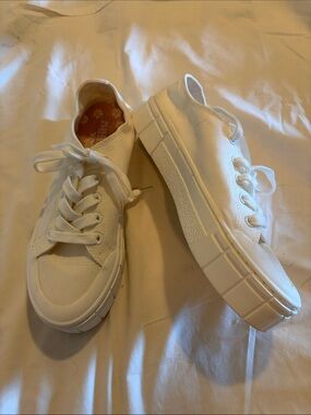 Mad Love White Canvas Platform  Kicks Sneakers